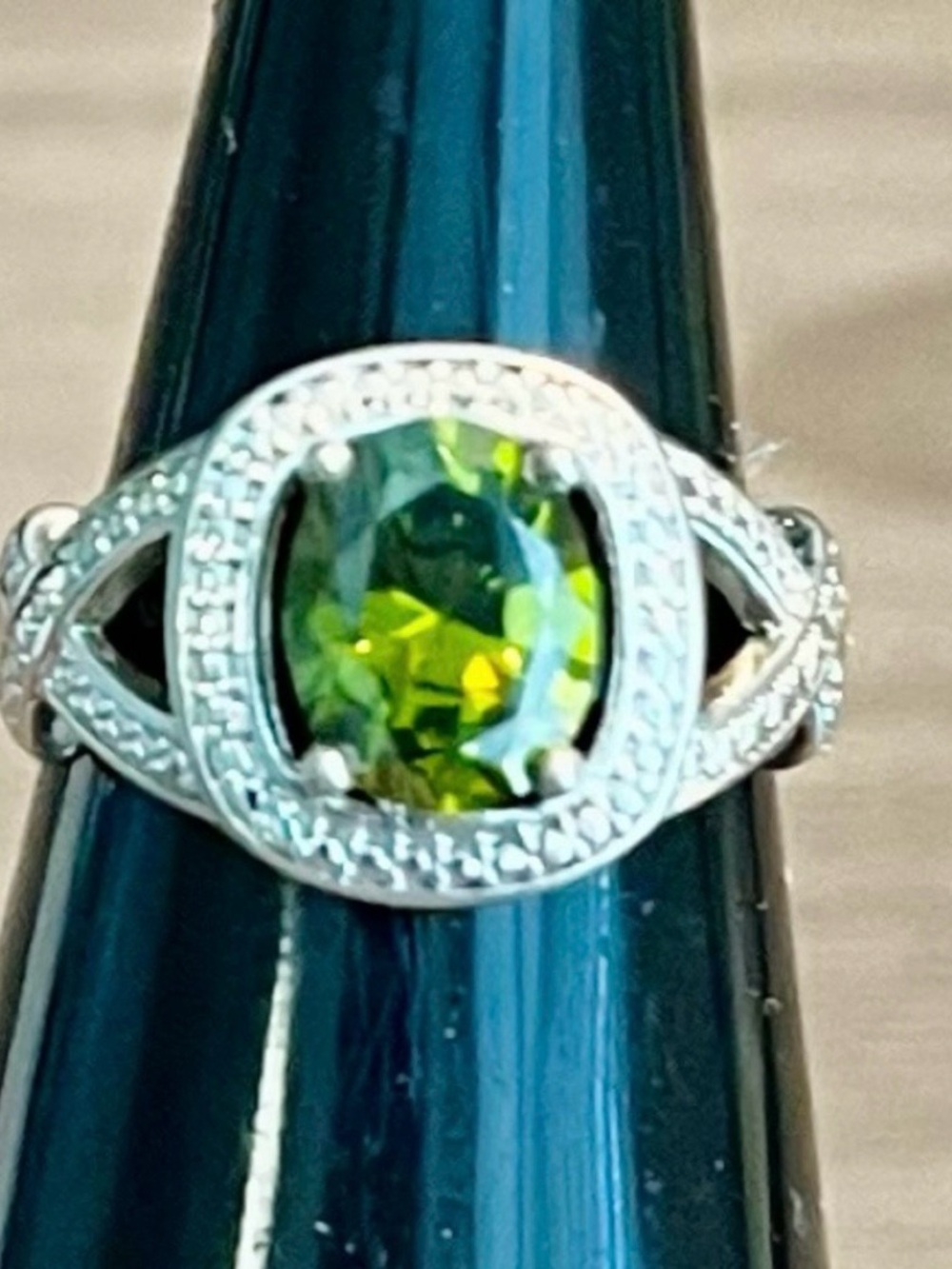 Sterling Silver Green Oval Gemstone Halo Ring stamped 925